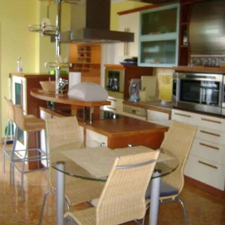 Apartamento Sunshine Apartman *